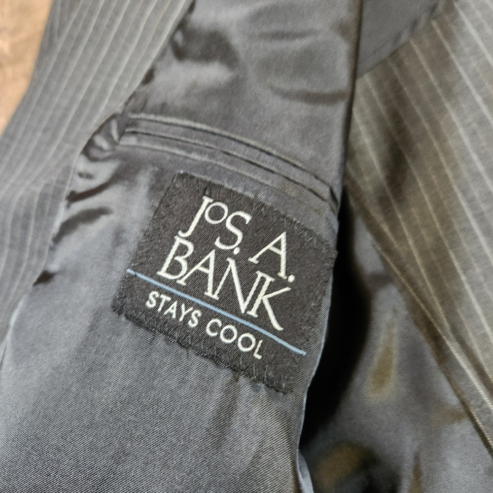 Jos. A. Bank Stays Cool 2 Piece Suit Mens Size 42S 36x25 Charcoal Gray Pinstripe - Picture 4 of 13